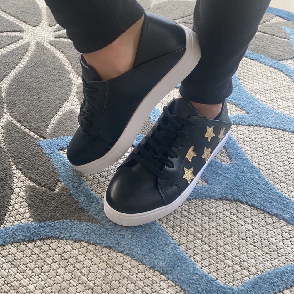 Gold Star Sneakers - Picture 3 of 10
